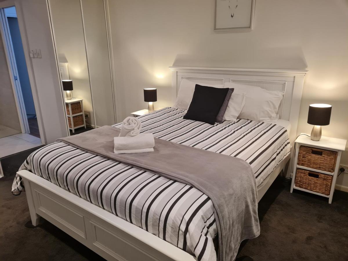 מרוצ'ידור Wharf Lodge River View Apartment מראה חיצוני תמונה